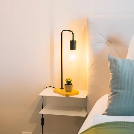 Rr - Beautiful 80qm - Lift - Wifi דירה