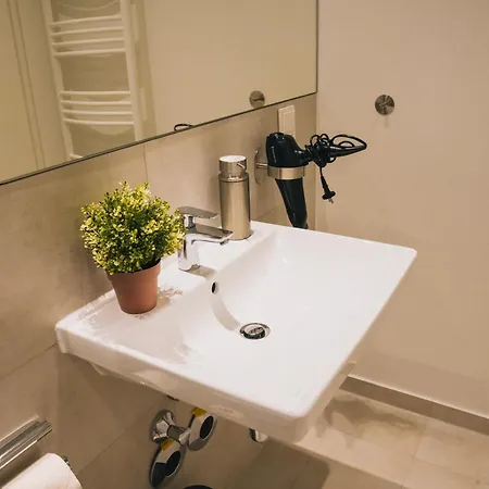 Rr - New - Beautiful 80qm - Lift - Wifi Krollwitz