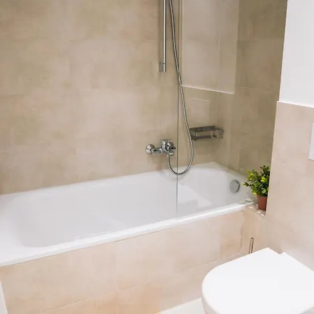 Apartment Rr - New - Beautiful 80qm - Lift - Wifi