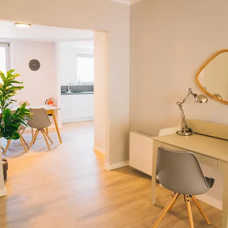 Rr - New - Beautiful 80qm - Lift - Wifi * Krollwitz