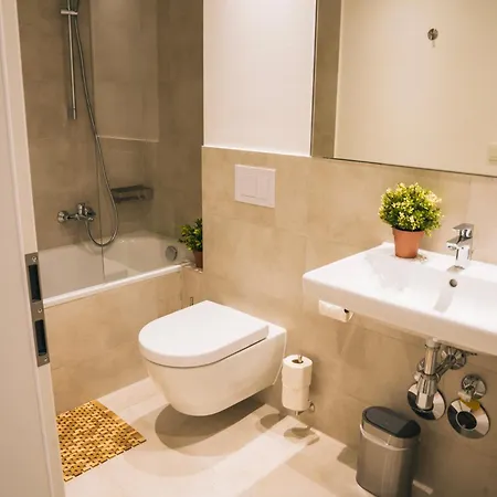 Rr - New - Beautiful 80qm - Lift - Wifi Apartment