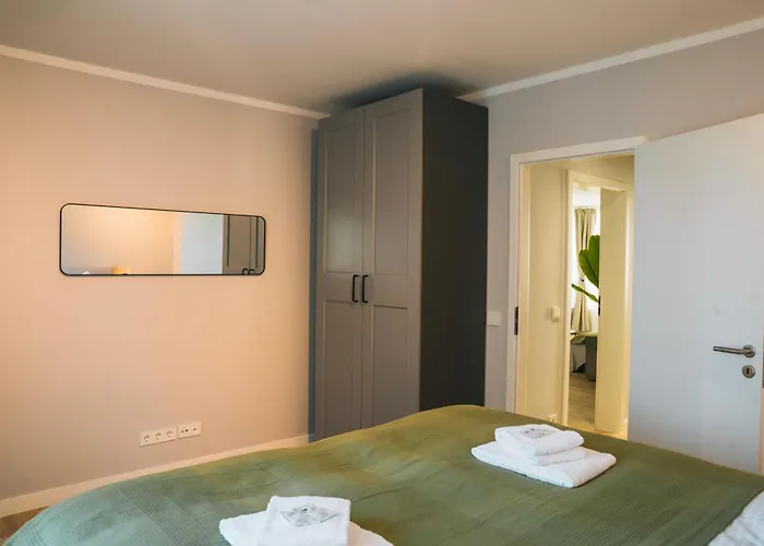 Rr - New - Beautiful 80qm - Lift - Wifi * Krollwitz